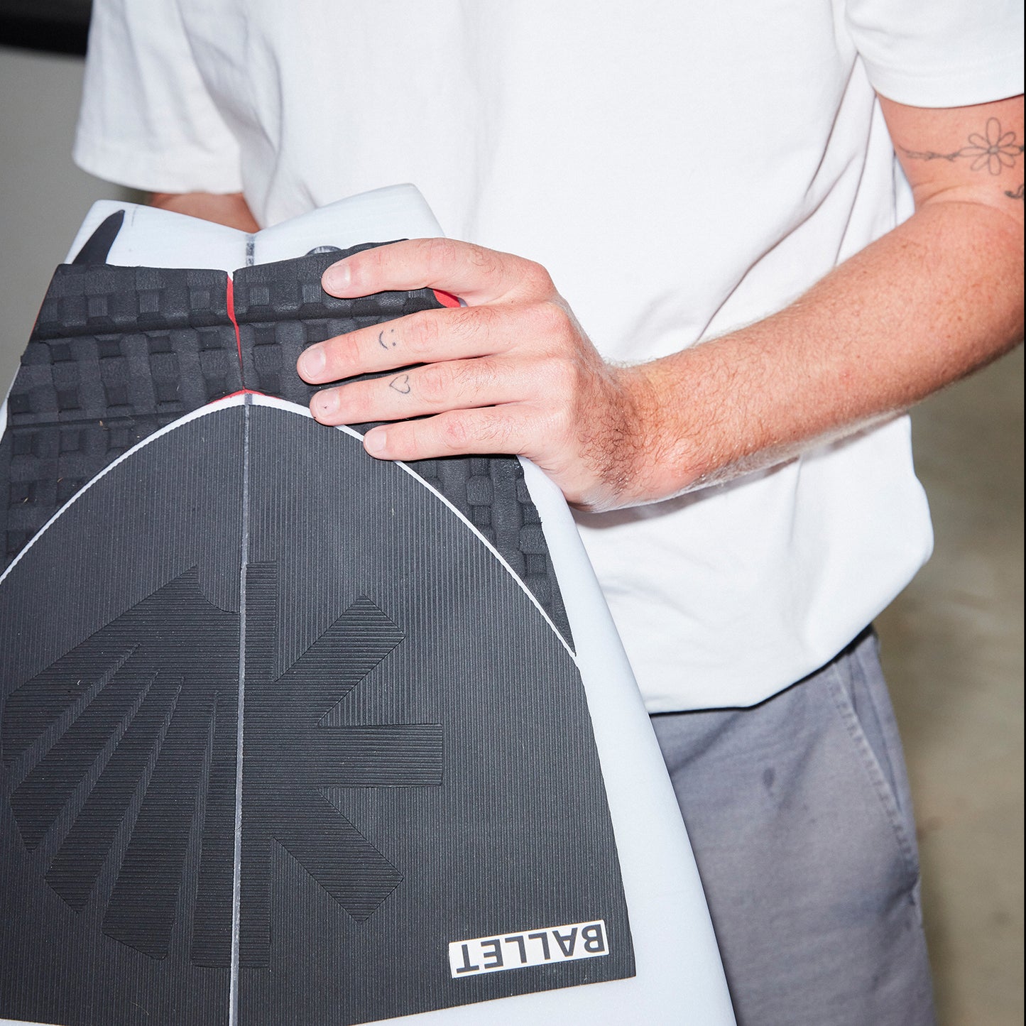 BALLET(バレー) x NASA(ニューアムステルダムサーフアソシエーション)HYBRID 4ピース デッキパッド ショートボード用 BLACK